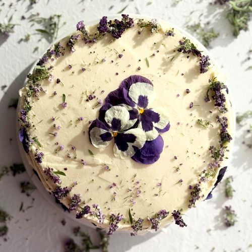 Edible Flowers - 'Emily' Freeze Dried Purple & White Viola, Pansy and Alyssum Mix - Certified Food Grade - Image 4