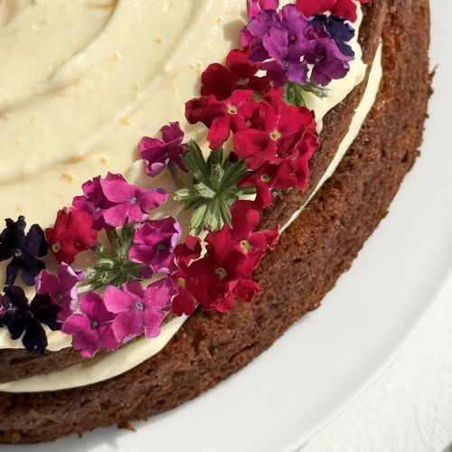 Edible Freeze Dried Mix of Red, Blue, Purple & Pink Verbena Flower Petal Florets - Certified Food Grade - Image 4